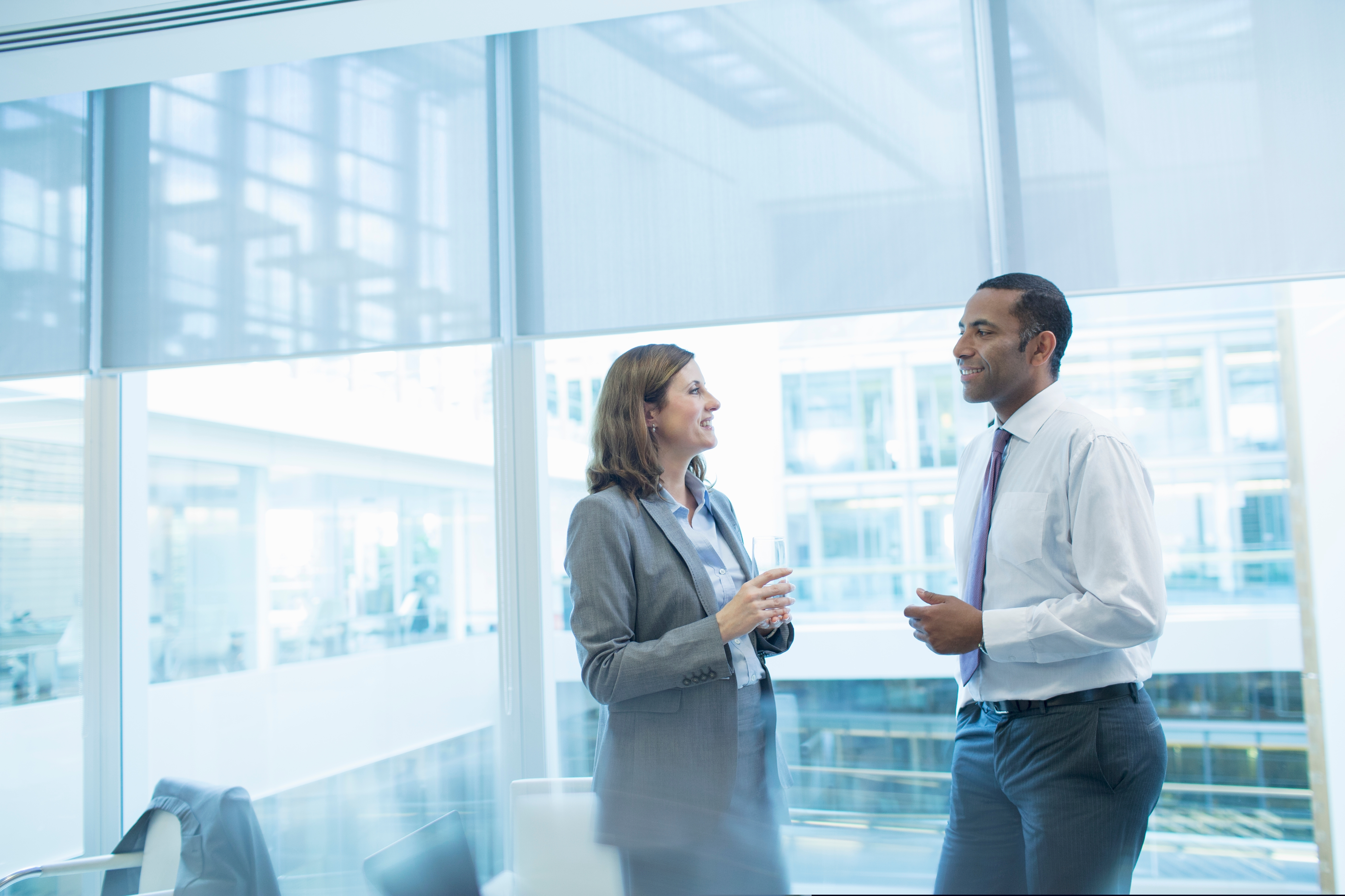 two colleague doctors having a discussion